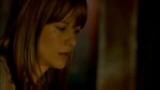 ٹیٹو اور گلابی بالوں والی بڑی بہن اپنے بھائی کو بلی میں چودتی فیلم سکس با دکتر ہے۔